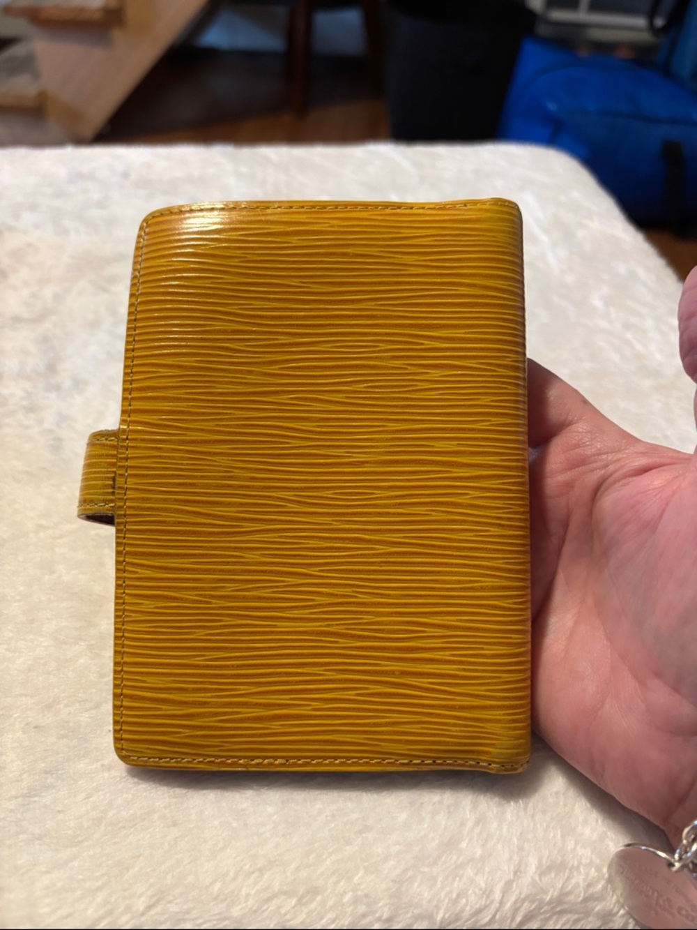 Louis Vuitton Epi Leather Small Agenda Cover in Mustard Yellow - Picture 3 of 8
